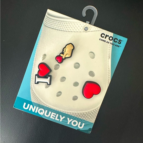 Jibbitz Charms - All Things Heart Pack & Heart on Fire - Picture 2 of 3